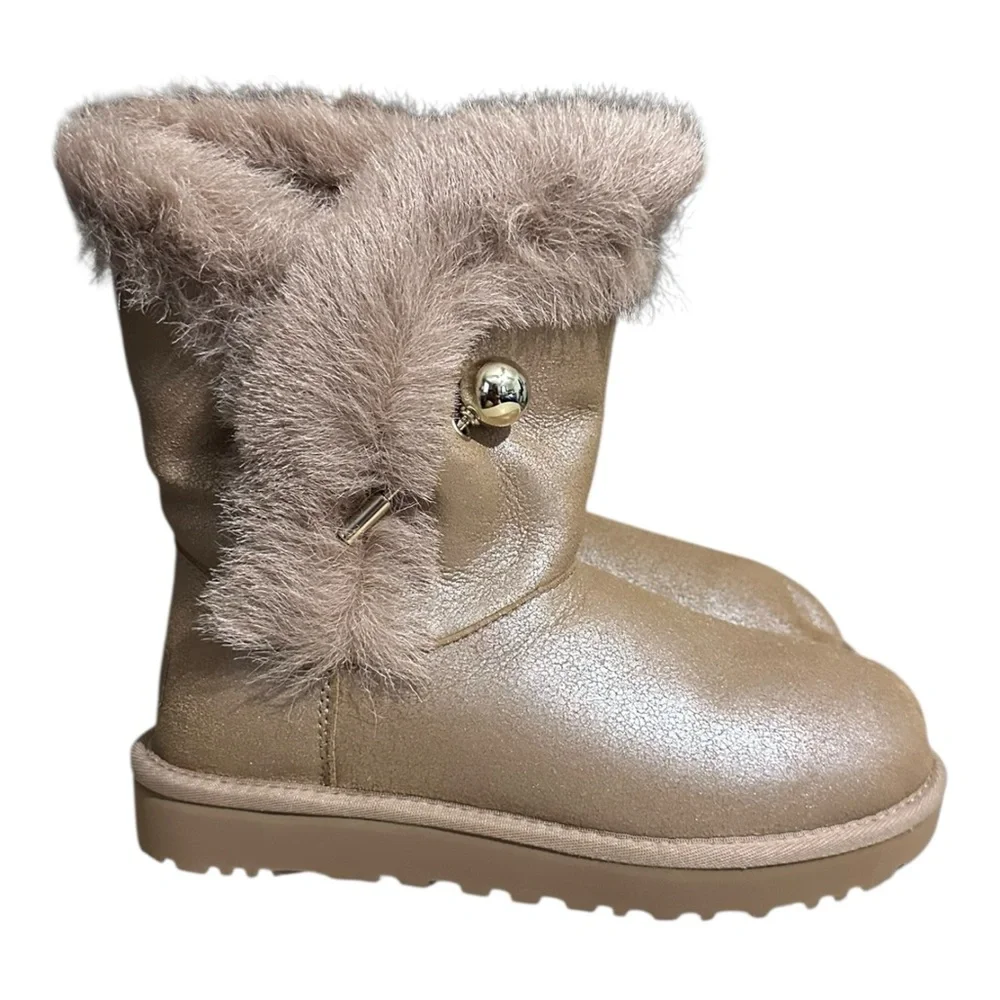 UGG Classic Fluff Pin Antique Pearl Boots NWB Size 7
